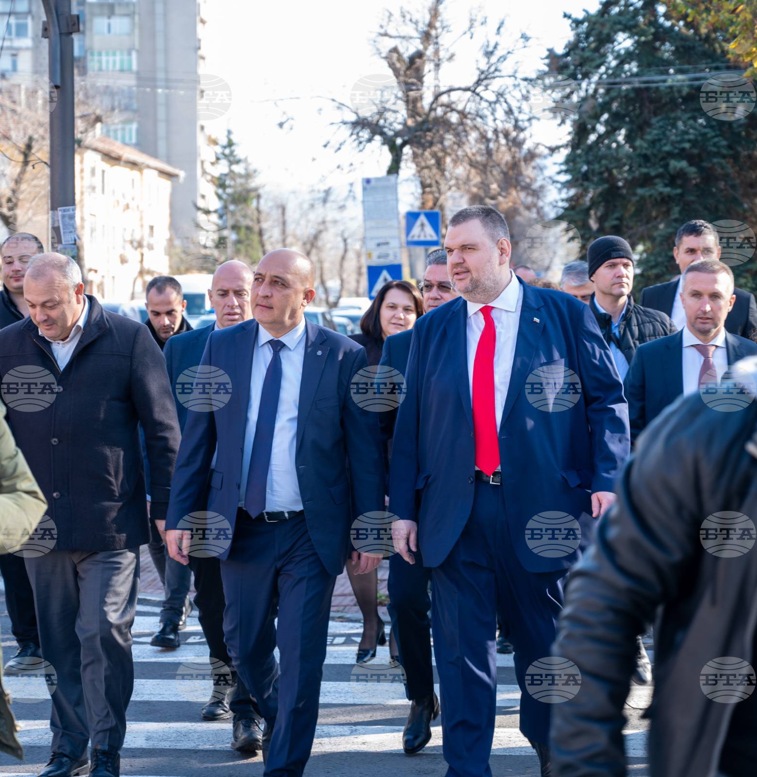 Лидерът на "ДПС - Ново начало" Делян Пеевски посети Кърджали по покана на областната структура на партията, каза кметът на града Ерол Мюмюн