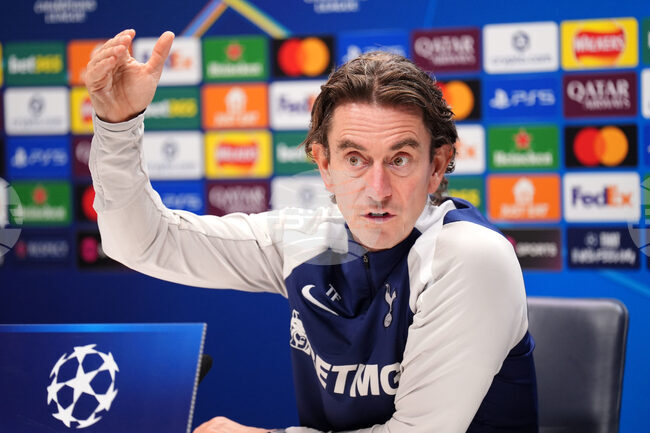 Тотнъм остава без Дестини Удоджи до януари, разкри мениджърът Томас Франк