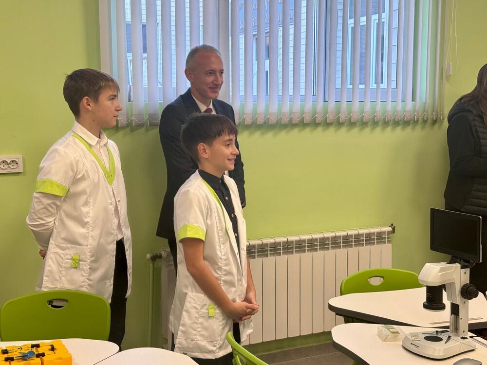 Министър Вълчев: Инвестициите в STEM среда увеличават мотивацията и интереса на учениците