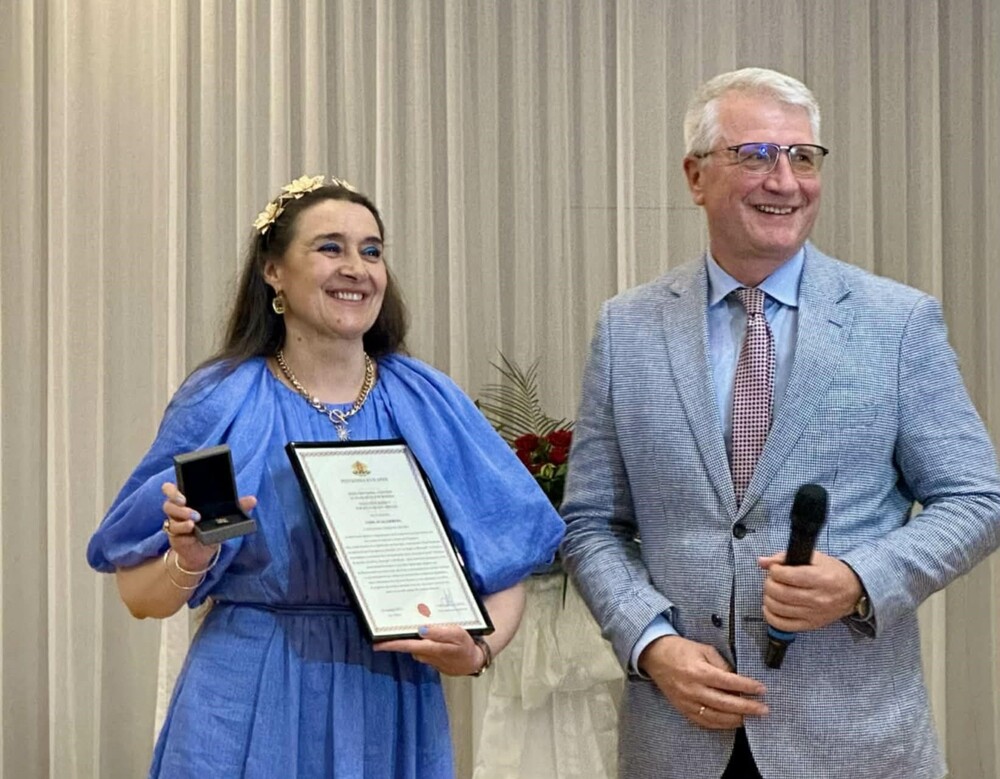 Изпълнителната агенция за българите в чужбина отличи Соня Арабаджиева за нейната родолюбива дейност в Австралия и Нова Зеландия 