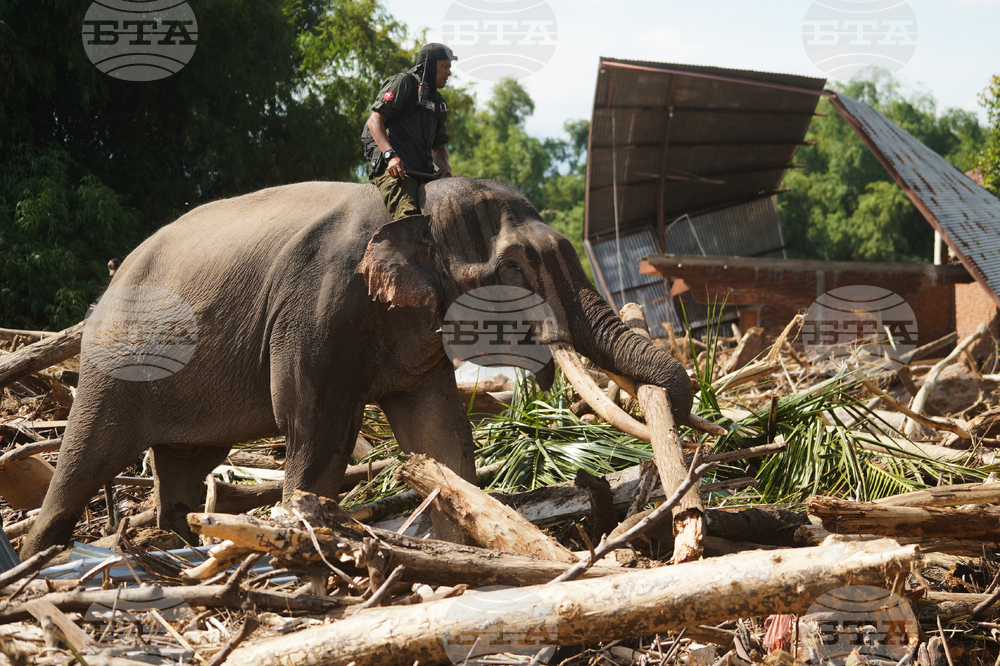 APTOPIX Indonesia Extreme Weather Asia Flooding