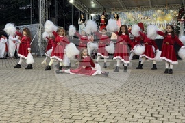 Казанлък - запалване на коледните светлини