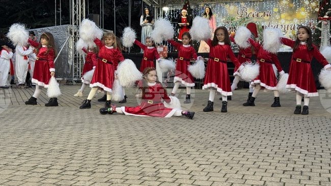 Коледни концерти, ателиета, изложби и други културни прояви са включени в празничната програма на община Казанлък до края на годината