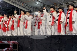 Казанлък - запалване на коледните светлини