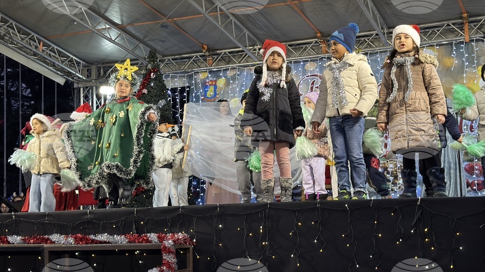 Казанлък - запалване на коледните светлини