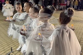 Казанлък - запалване на коледните светлини