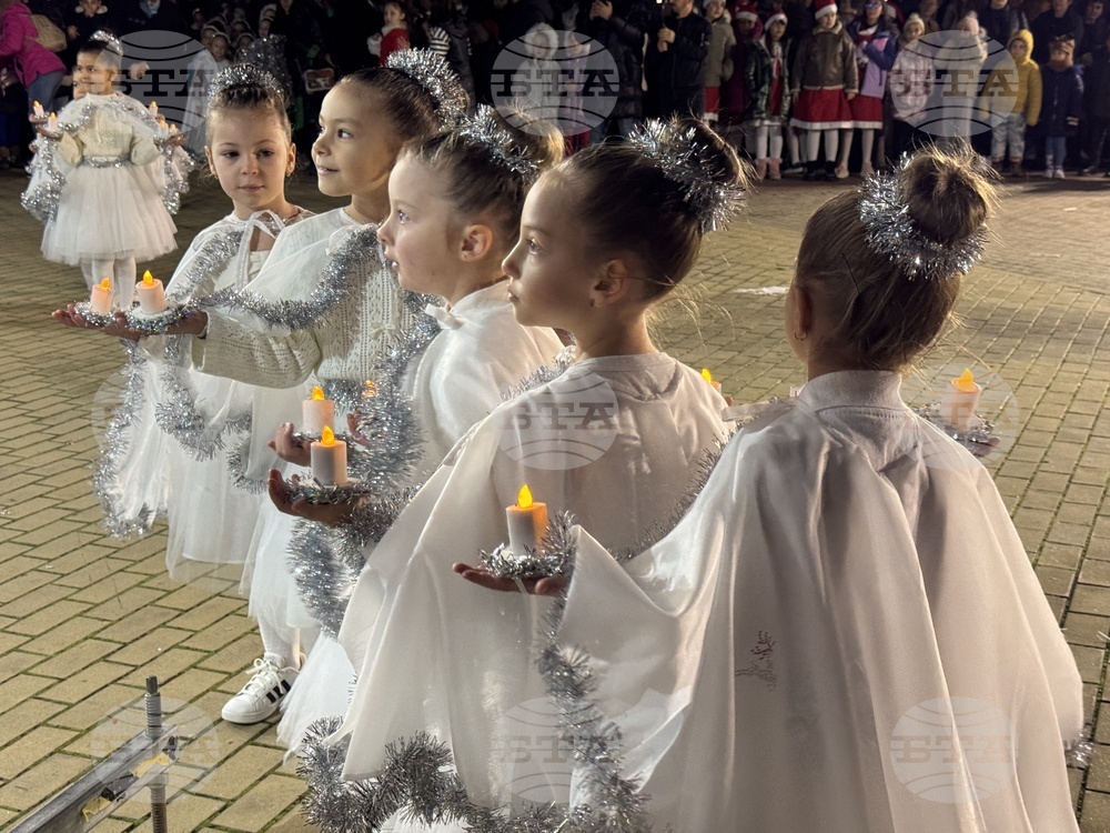 Казанлък - запалване на коледните светлини