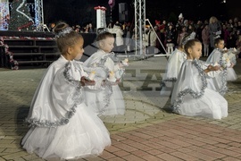 Казанлък - запалване на коледните светлини