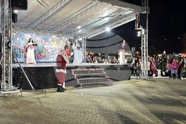 Казанлък - запалване на коледните светлини