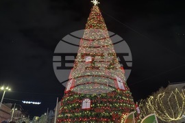 Казанлък - запалване на коледните светлини