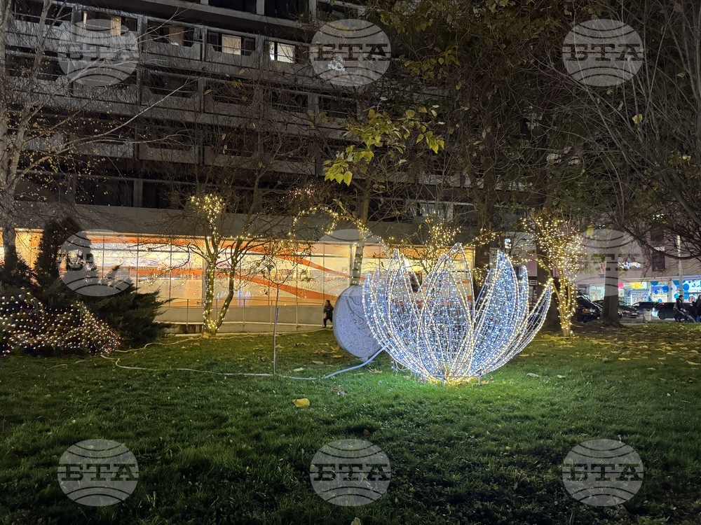 Казанлък - запалване на коледните светлини