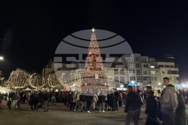 Казанлък - запалване на коледните светлини