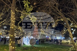 Казанлък - запалване на коледните светлини