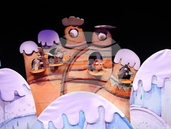 Столичният куклен театър открива „Коледен маратон“ с „Дядовата ръкавичка“, снимка – Столичен куклен театър/ Милена Стойкова