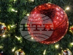 Троян - запалване на коледните светлини