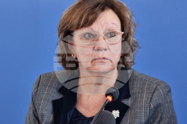 Национален пресклуб на БТА  Ловеч - Община - пресконференция - Корнелия Маринова 