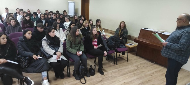 Близо 80 ученици от Търговище се запознаха с професиите на съдебните служители и на магистратите