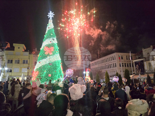 С празнична програма ще посрещнат новата 2026 година в Петрич и Сандански