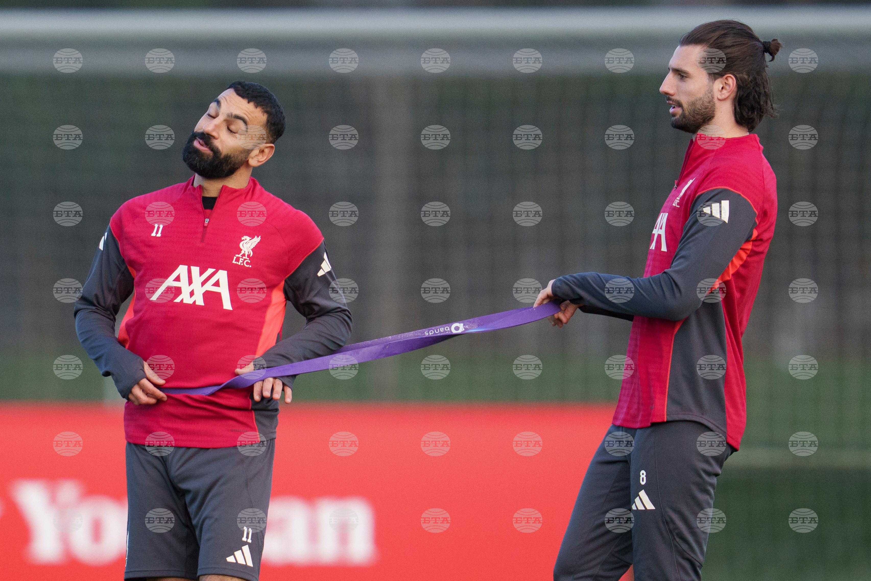 Trener Liverpoola Arne Slot se bo pogovoril z Mohamedom Salahom o njegovi prihodnosti v klubu