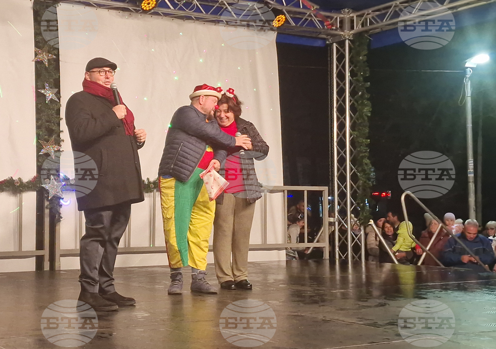 Разград - коледна елха - празнични светлини