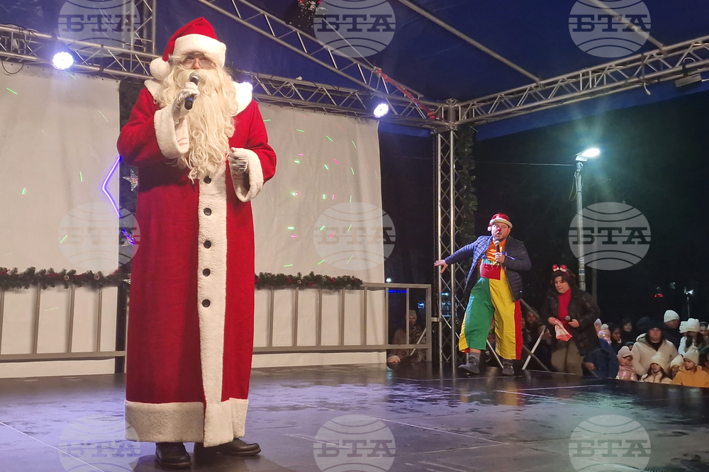 Разград - коледна елха - празнични светлини