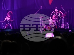 Aesthetic Perfection подгряваща група на Тил Линдеман - концерт