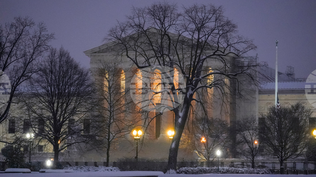 Върховният съд на САЩ няма да се произнесе днес по делото за митата на Тръмп 
