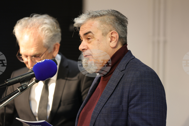 Original Christo Sketch of Wrapped Reichstag Shown in Berlin for Artist’s 90th Anniversary