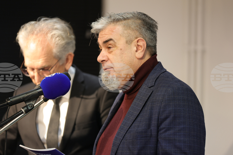 Original Christo Sketch of Wrapped Reichstag Shown in Berlin for Artist’s 90th Anniversary