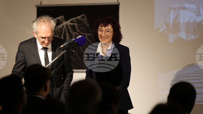 „Опакованият Райхстаг, Берлин (1971-1995)“ се превърна в събитие за художествената сцена на София, каза директорът на Националната художествена галерия Анелия Николаева