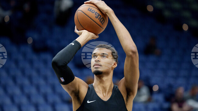 Звездата на Сан Антонио Виктор Уембаняма няма да играе в мача срещу ЛА Лейкърс за НБА Къп