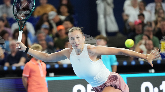 Аманда Анисимова продължава в третия кръг на турнира по тенис в Бризбейн