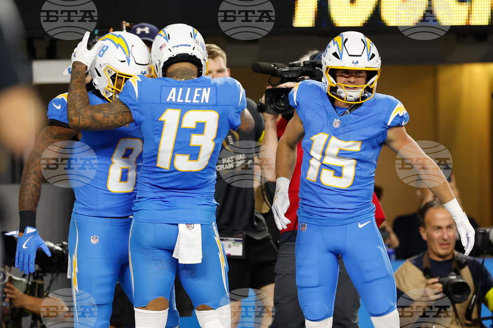 Eagles Chargers Football