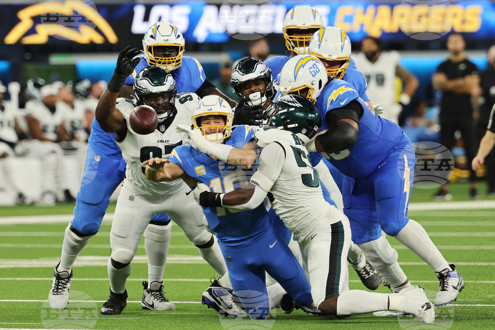 APTOPIX Eagles Chargers Football