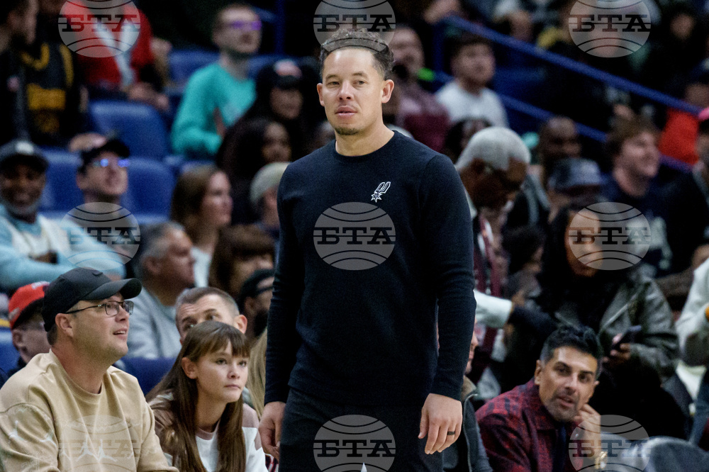 Spurs Pelicans Basketball