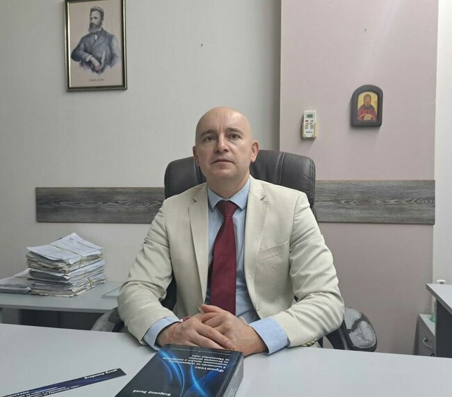 Апелативна прокуратура – Пловдив: Прокурор Владимир Вълев от Окръжна прокуратура – Пловдив издаде монография за опазване на границите на ЕС от миграционнен натиск