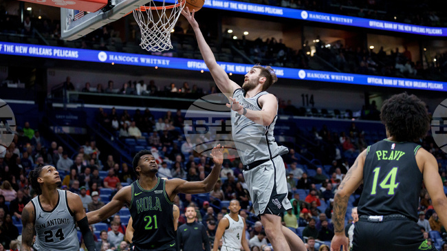 Сан Антонио надделя над Ню Орлиънс за 16-а победа от началото на сезона в НБА