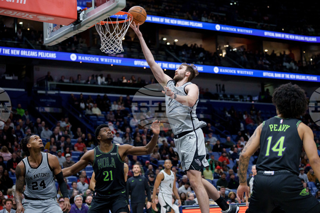 Сан Антонио надделя над Ню Орлиънс за 16-а победа от началото на сезона в НБА