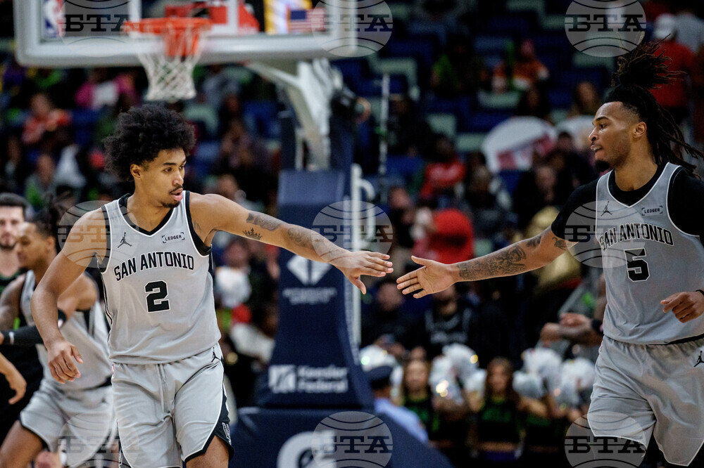 Spurs Pelicans Basketball