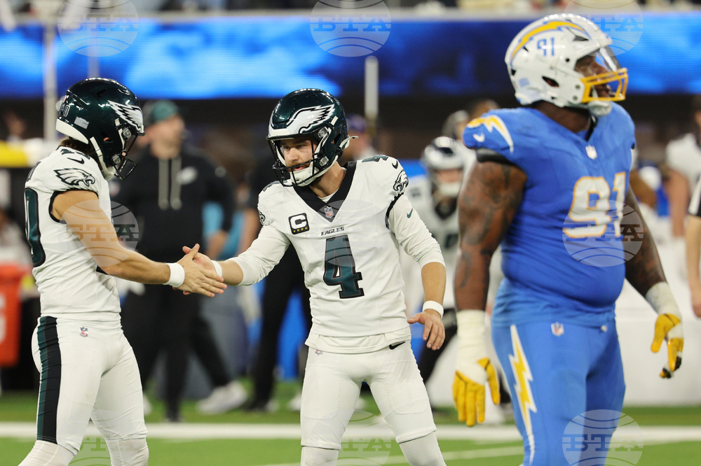 Eagles Chargers Football