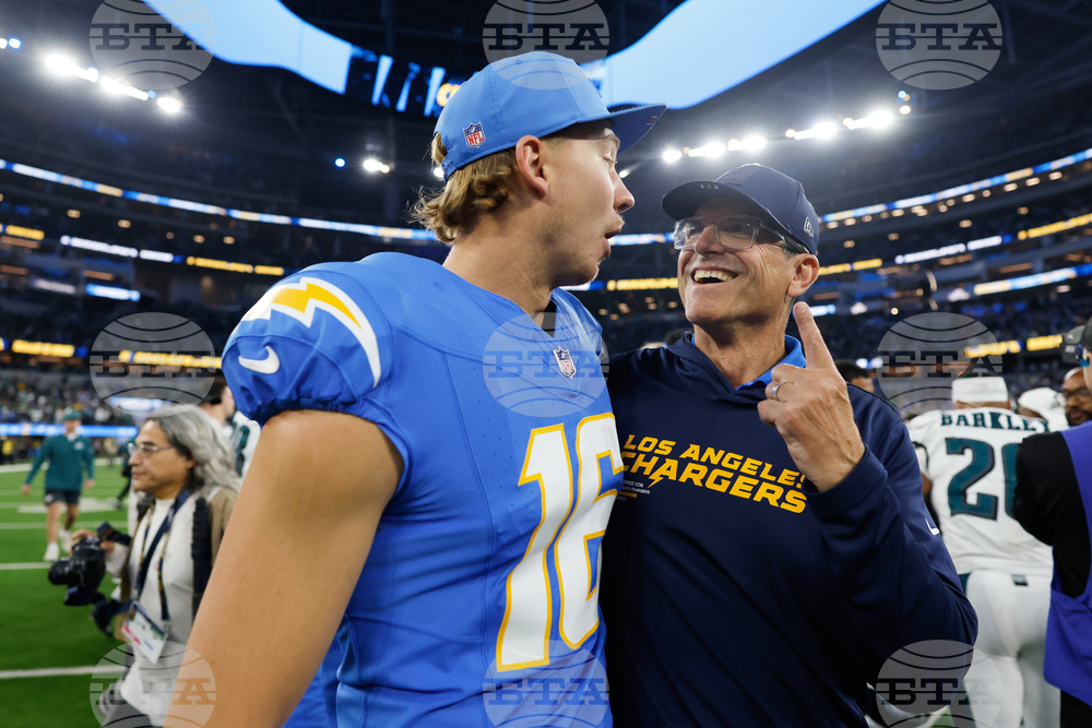 Eagles Chargers Football