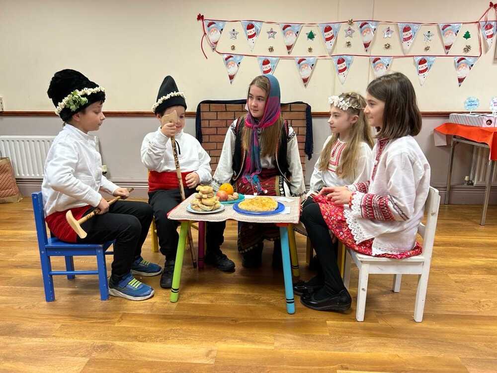 Коледно тържество „Празнично пътешествие във времето“ ще организира Българското училище „Райна Княгиня“ в Корк на 13 декември 