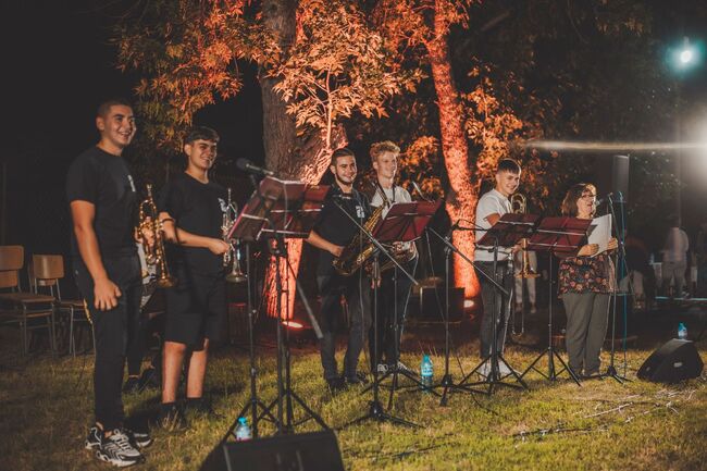 Община Ловеч: Коледна работилница, шоу с Архи и джаз концерт в празничния 13 декември