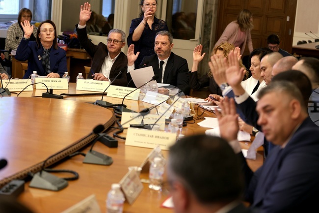 Парламент - Комисия по бюджет и финанси - заседание