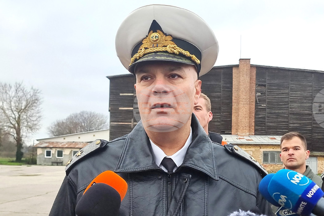 Военноморската авиобаза „Чайка“ има нужда от поне още два хеликоптера, каза командирът на ВМС контраадмирал Кирил Михайлов