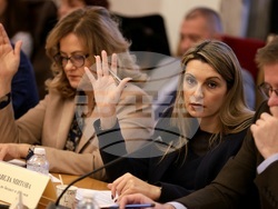 Парламент - Комисия по бюджет и финанси - заседание