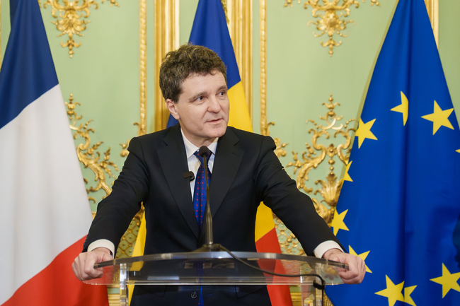 Румъния не разполага с достатъчно средства за борба с безпилотни летателни апарати в източната част на страната, каза президентът Никушор Дан