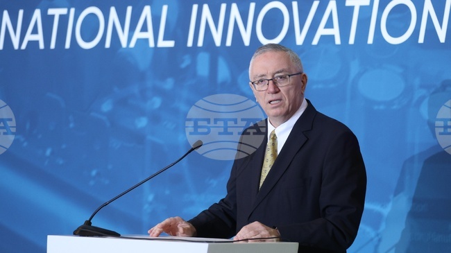 Светът e в нова епоха, определена от икономическа сигурност, технологичен суверенитет и геостратегическо позициониране, каза Огнян Шентов на форум