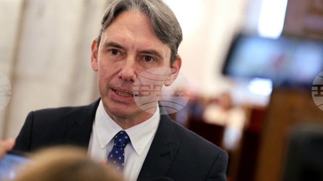 Този бюджет на НЗОК е по-лош от предишния, медицински сестри и лекари няма да получат никакво увеличение на заплатите, каза Васил Пандов от ПП-ДБ