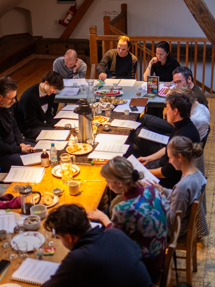 Театрална постановка по романа „Времеубежище“ на Георги Господинов ще бъде представена през февруари 2026 г. в Прага